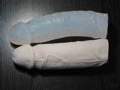 Silikondildo mit Luftblasen und Gipspositiv1